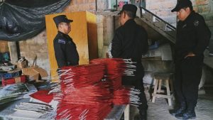 Decomisan productos pirotécnicos en talleres que operaban ilegalmente en Cojutepeque