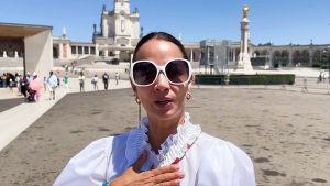Adamari López visita el santuario de la Virgen de Fátima y pide por una delicada situación familiar