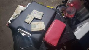 Fiscalía allana casa de hombre que asaltó negocio con pistola de juguete en Santa Tecla