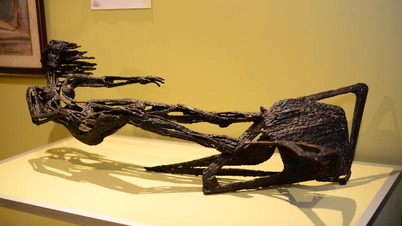 Escultura de Martínez Bulnes en exposición de 2018 en el MUA
