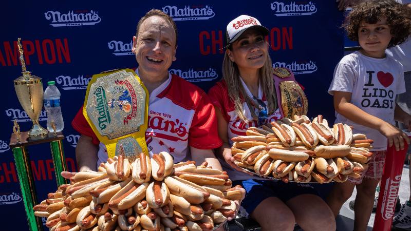 Concurso de comelones de hot dog en Nueva York, Día de la Independencia 4 de julio