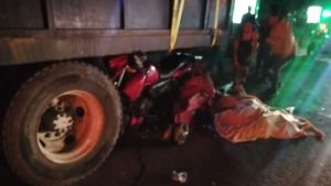 Un motociclista murió al impactar contra un camión en La Libertad