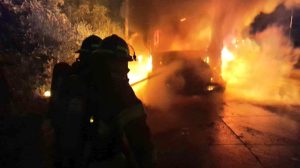 Incendio destruyó buseta en carretera Panamericana en el tramo de Los Chorros