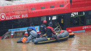 Inundaciones por lluvias dejan 37 muertos en Corea del Sur