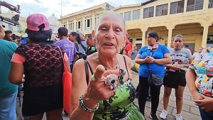 Yajaira dice estar harta de los bochincheros del parque Libertad