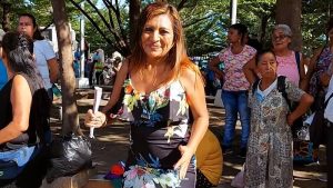 VIDEO: Yanira Berríos critica a su nuevo jefe y le niega foto a admirador