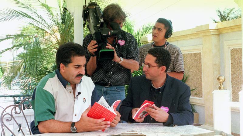 Fernando Fiore con el caricaturista Ruz en 1998