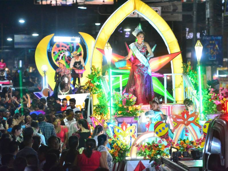 Desfile de carrozas carnaval de San Miguel 2022