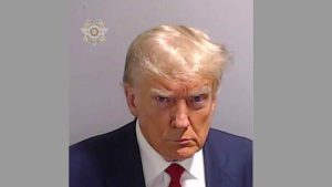 Trump será enjuiciado por subversión electoral en marzo en plena campaña en EE.UU.