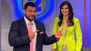 Federico Zeledón y Lourdes Lara en el set de Teledos