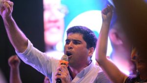 VIDEO: Candidato presidencial de Ecuador pasa susto tras tiroteo cerca del lugar donde desayunaba