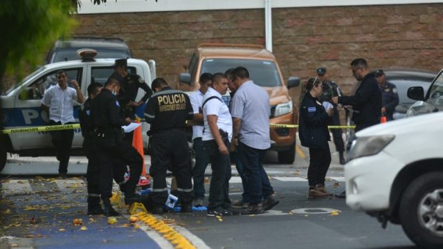 Subinspector De La Pnc Asesinó A Su Esposa Y Luego Se Suicidó Noticias De El Salvador