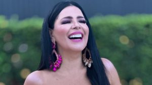 Critican la forma de vestir de Verónica Guerrero, le dicen que "no combinas con tu esposo"