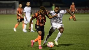 Águila se estrelló contra Comunicaciones y quedó eliminado