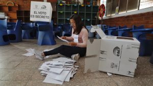 En Ecuador aprueban repetir elecciones de legisladores en el exterior