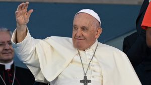 El papa Francisco llega a Marsella para una visita consagrada a los migrantes