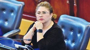 Diputada en silencio ante señalamiento de fraude en elecciones internas de NI