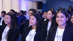 Centro ¡Supérate! Hilasal desarrolló feria de IA enfocada en la producción de alimentos