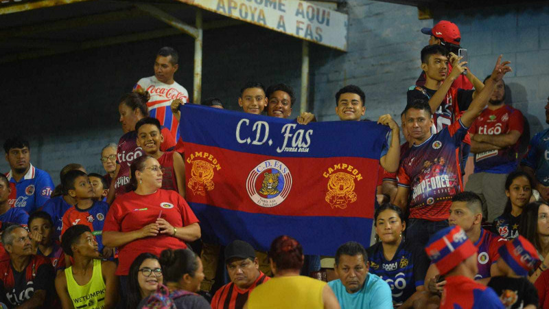 Buen ambiente se vivió en el Quiteño, para el Clásico NAcional