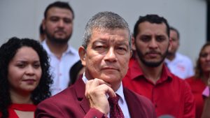 Manuel Flores, candidato del FMLN: “La dignidad del pueblo no se compra con luces”