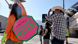 Para huelga de guionistas en Hollywood