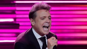 VIDEO. Luis Miguel llora y se pone emotivo durante concierto