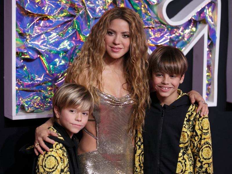 Shakira en los VMA en MTV con sus hijos