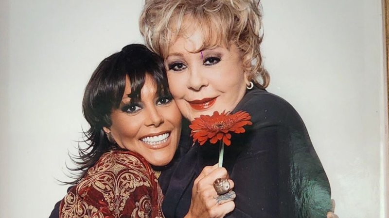 Foto del recuerdo de Alejandra Guzmán y su madre Silvia Pinal