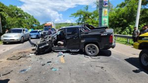 Conductor quedó atrapado en su vehículo tras aparatoso accidente en la Troncal del Norte