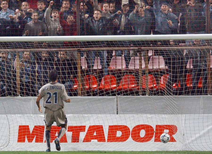 luis enrique martinez fc barcelona matador puchov futbol 20 anos aniversario juego eslovaquia uefa video