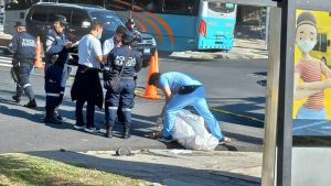 "Traté de auxiliarlo": motociclista repartidor murió al impactar contra un carro en la Escalón