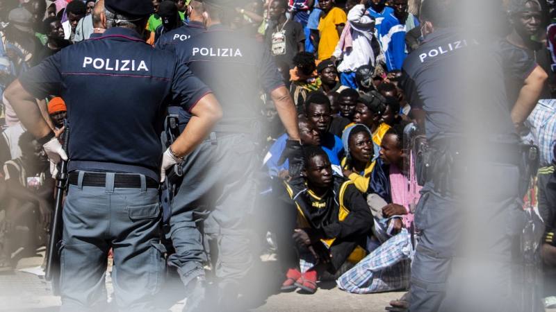 Crisis migratoria en una isla italiana