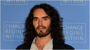 Russell Brand es acusado de abuso, agresión y maltrato emocional