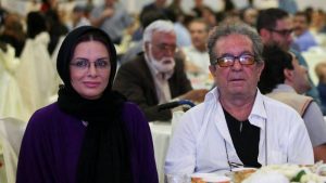Cineasta irani Dariush Mehrjui y su esposa Vahida Mohammadifar