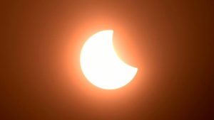 Eclipse de sol visto desde Cambodia en 2020
