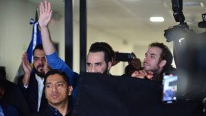 Bukele pide inscribirse para la reelección en medio de llamados al TSE a no aceptarla