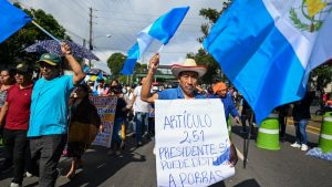 Guatemala cumple una semana de protestas: campesinos se suman con "paro indefinido" para exigir renuncia de la fiscal