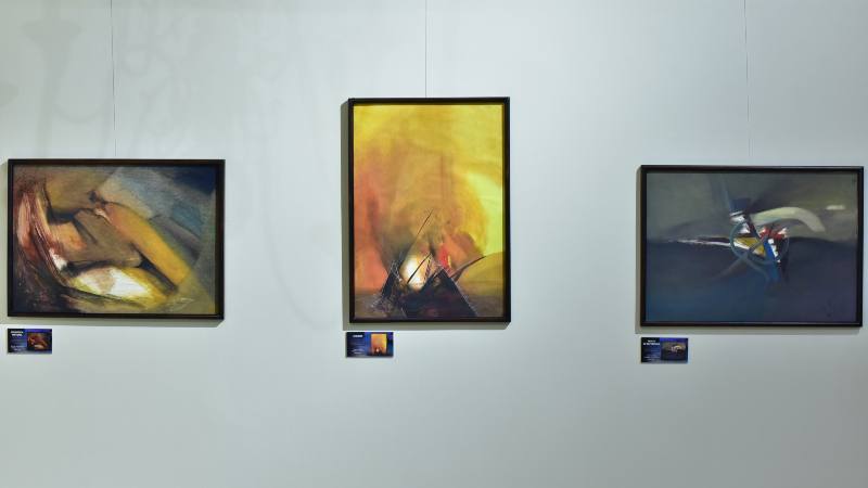 Pintor salvadoreño Pedro Ipiña expone su obra abstracta en el MUA de la UTEC