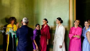 Diseñador Rodner Figueroa lanza su colección Canaimas en la Semana de la Moda El Salvador 2023