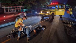 Señora murió al ser atropellada por un motociclista