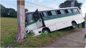 Cabezal provocó choque en cadena en Sonsonate