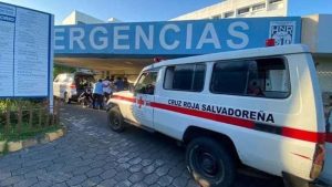 Víctimas de vuelco de autobús iban a un funeral cuando ocurrió la tragedia
