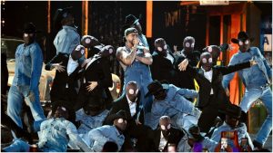 Bad Bunny arma tremenda rumba para presentar su nuevo disco