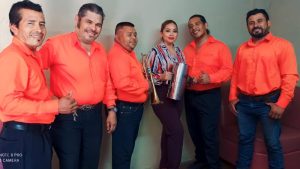 Beatriz Murillo y su combo Sensación Tropical