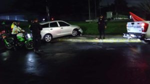 Capturan a conductor ebrio que intentó huir del control antidopaje y chocó en San Salvador