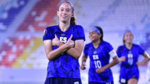 danielle fuentes-seleccionada nacional-celebracion
