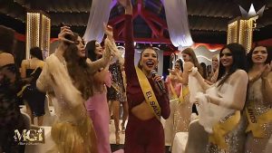 Fátima Calderón puso a bailar cumbia a sus amigas de Miss Grand International