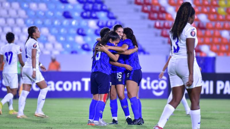 El Salvador goleó 5-0 a Honduras