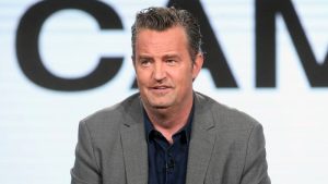 Padres de Matthew Perry se pronuncian sobre su muerte tras haber inspeccionado su casa