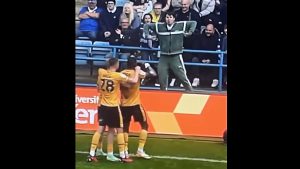 racismo racista patan inadaptado inglaterra fan fanatico inglaterra video